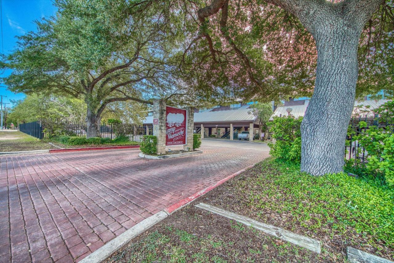 The Iron Cactus Condo On The Comal Cw C102 New Braunfels Kültér fotó