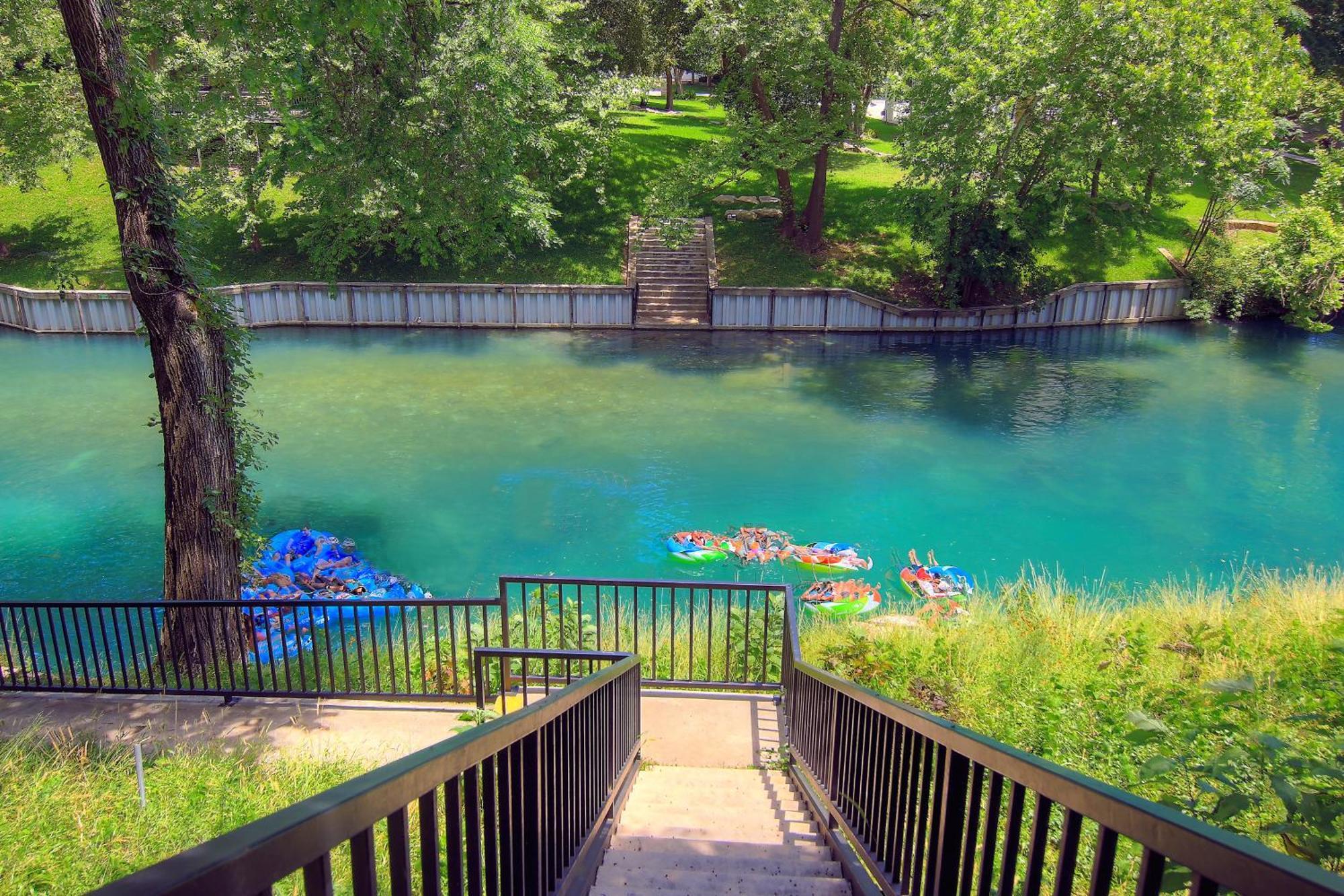 The Iron Cactus Condo On The Comal Cw C102 New Braunfels Kültér fotó