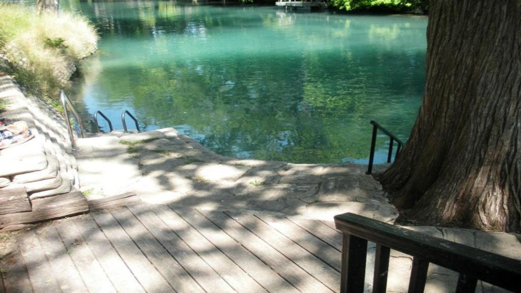 The Iron Cactus Condo On The Comal Cw C102 New Braunfels Kültér fotó