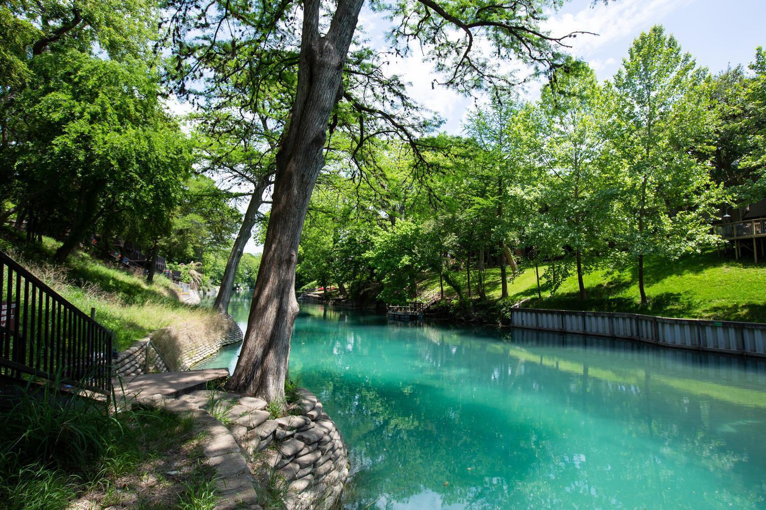 The Iron Cactus Condo On The Comal Cw C102 New Braunfels Kültér fotó